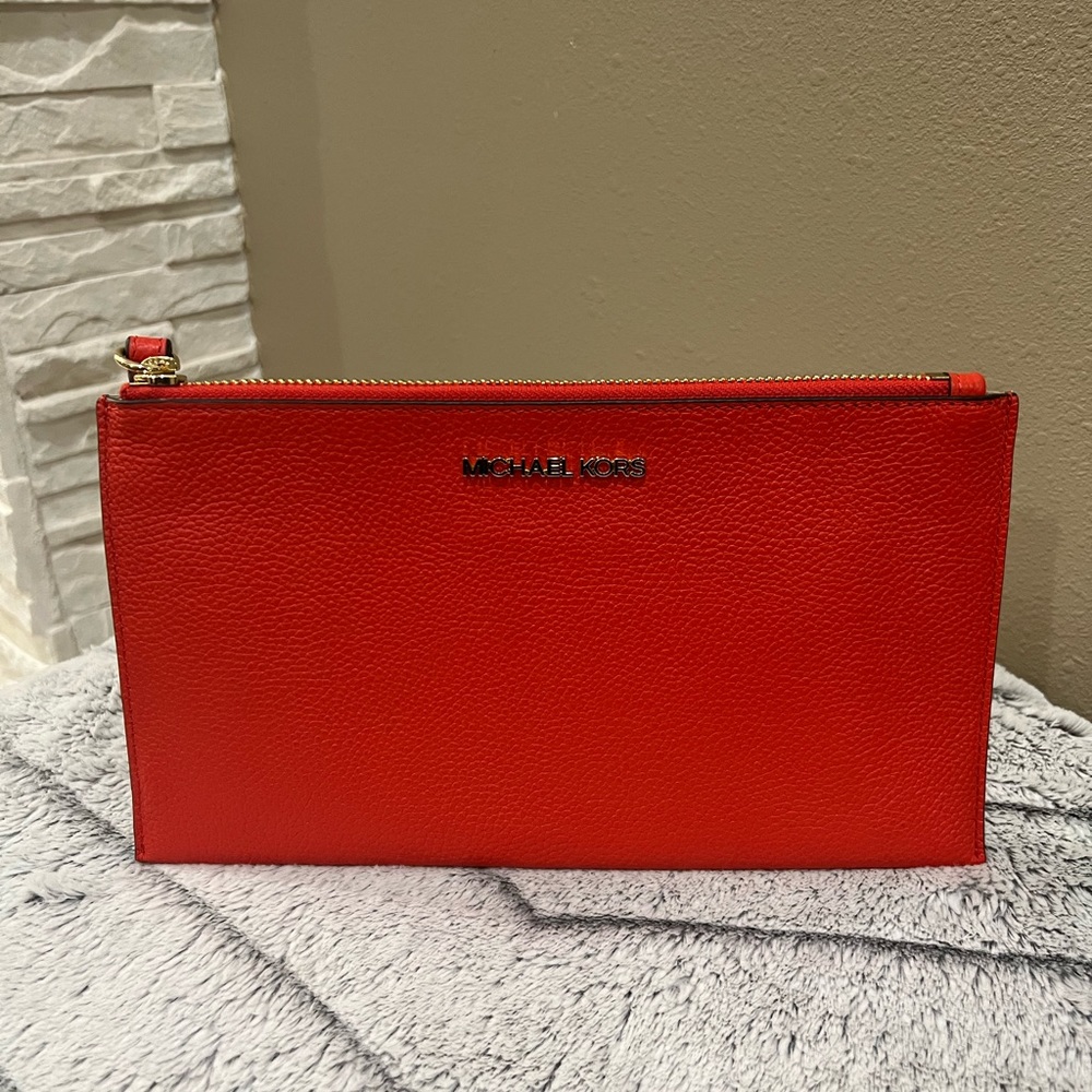 Micheal Kors wristlet